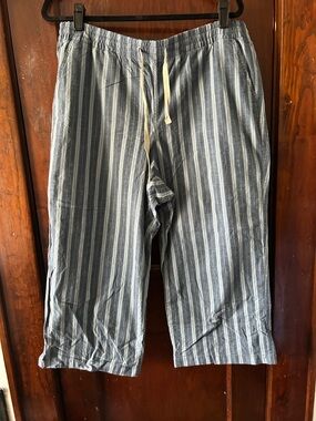 Women’s LL Bean Favorite Fit, Cotton Stretch Cropped Pants, Size 18